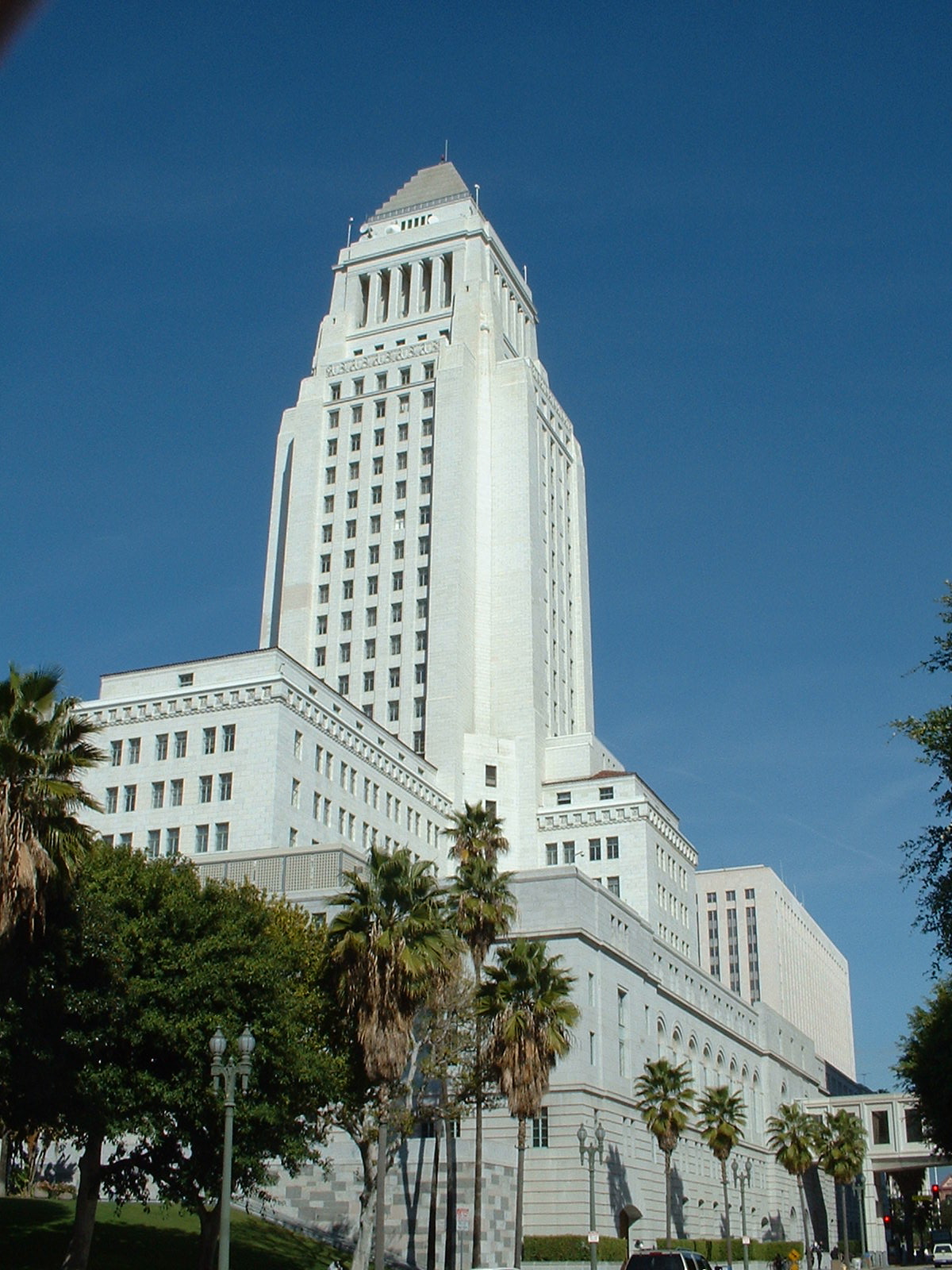 Leading LA mayor candidates ignore street safety, bikes fight high gas ...